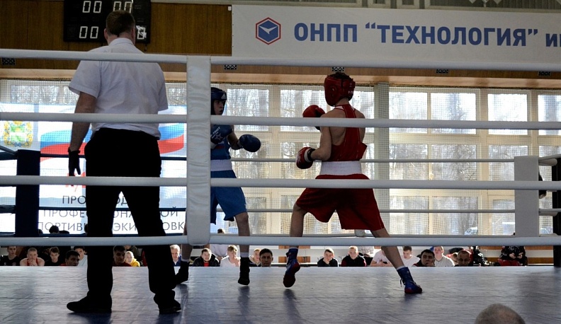 В Обнинске стартовали поединки первенства ЦФО по боксу среди юношей