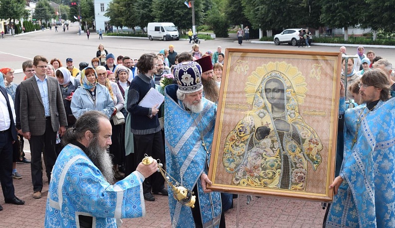 «Город древний, город чудный на излучине Оки...»
