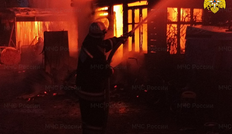 В Мещовском районе сгорел жилой дом