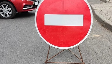 В местах проведения калужской новогодней ярмарки перекрыли движение автотранспорта