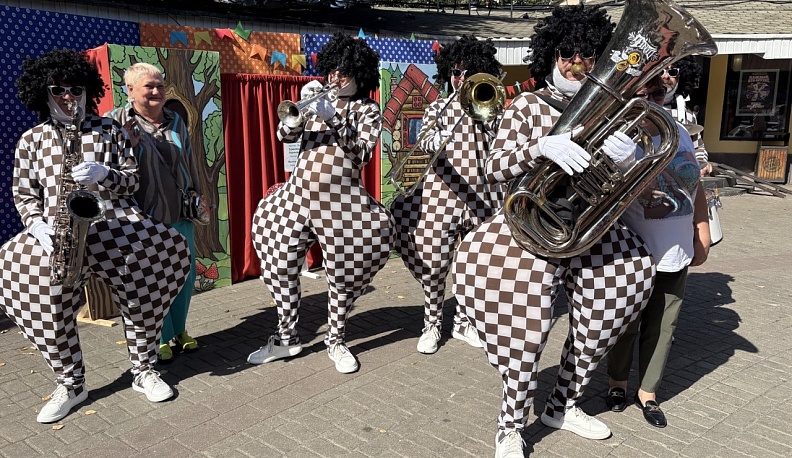 На Театральной площади Калуги стартовал семейный фестиваль