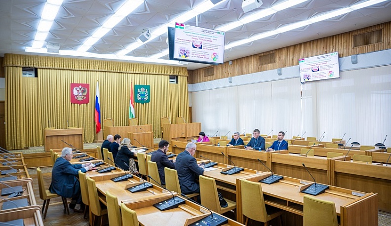 Владислав Шапша о социальной направленности областного бюджета: «В этом году финансирование всех ключевых программ мы сохранили»