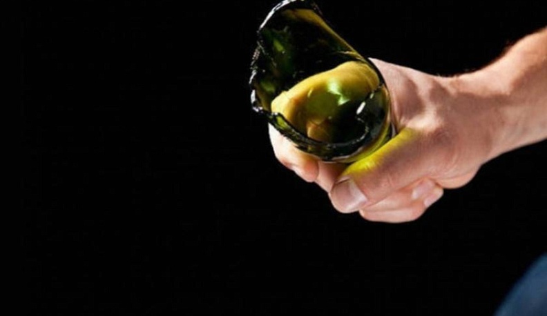 Житель Боровского района напал на собутыльника 