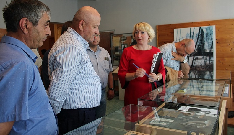 Гости из Дагестана почтили память родственника на Павловском плацдарме в Калужской области