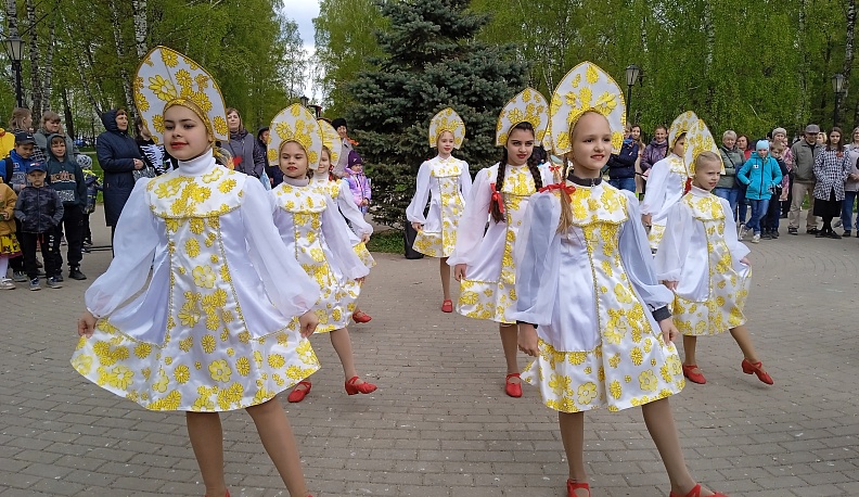 В преддверии 78-й годовщины Победы в калужском микрорайоне «Кубяка» состоялся праздничный концерт