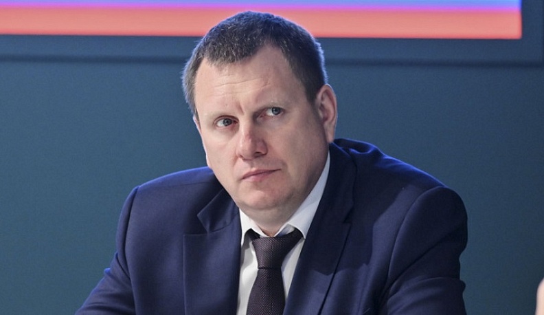 Геннадий Новосельцев поздравил калужанок с Днём матери