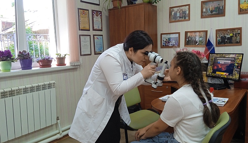 В Калуге проверили зрение детям из приемных семей