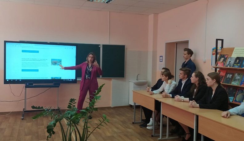 Школьники ждут на набережной в Калуге велодорожки, общественный транспорт и арт-объекты