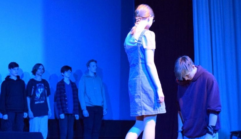 В Тарусе открыли «Культурный дневник школьника» спектаклем «Чучело»