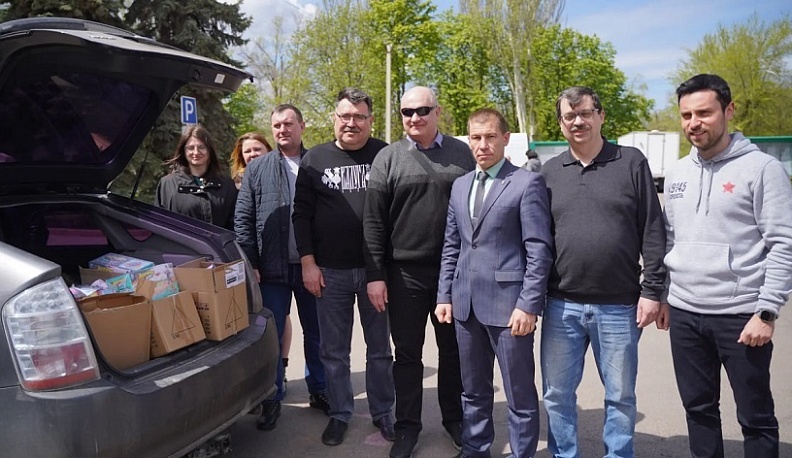 Журналисты Калужской области передали книги и гуманитарный груз для жителей Первомайска 