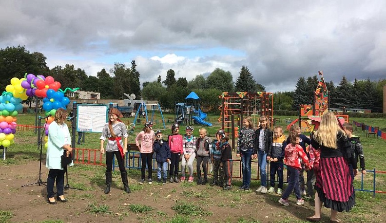 В Жуковском районе открыли новые детские площадки