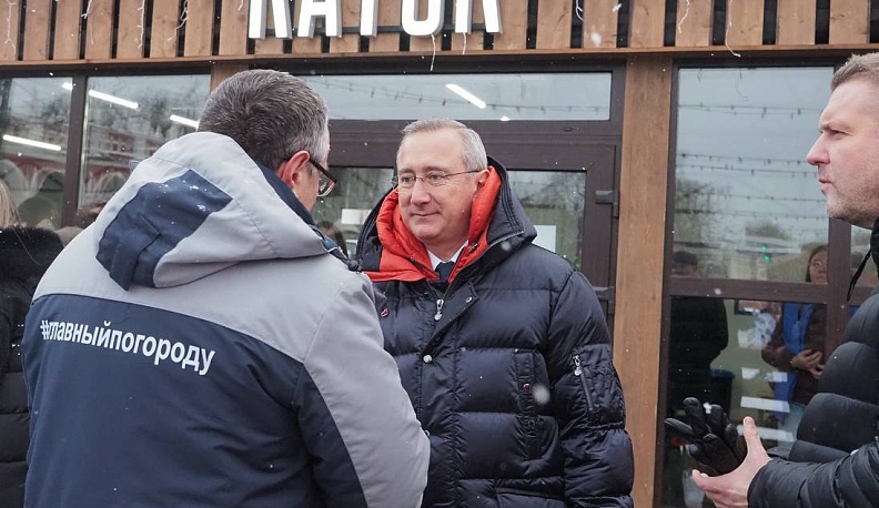 В Калуге открылся каток на Старом торге