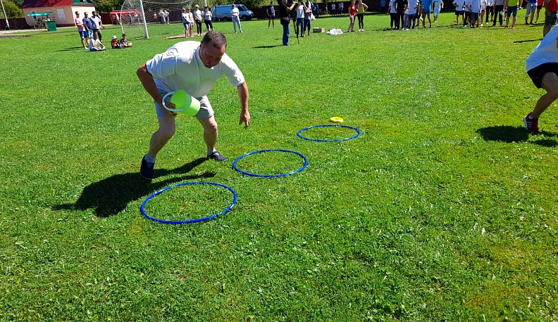 Весело и дружно