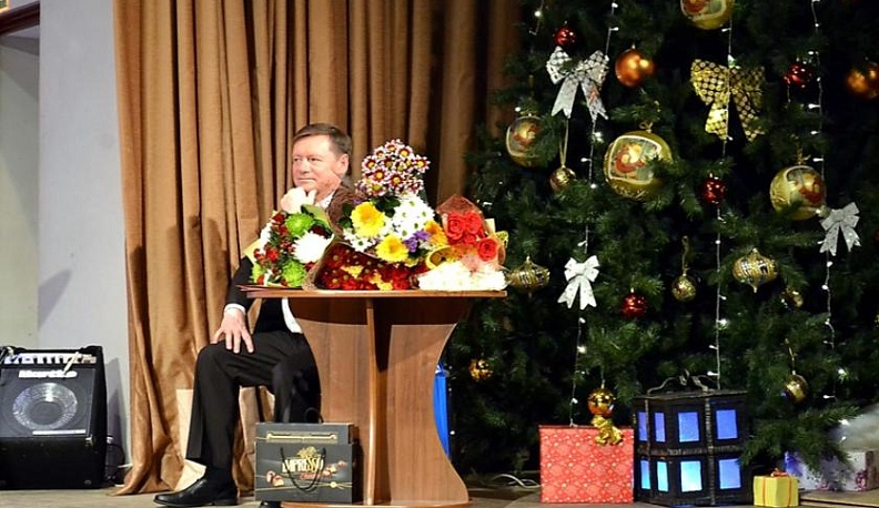 На сцене Дома музыки чествовали директора Первой музыкальной школы