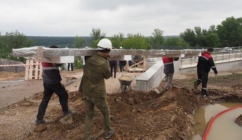 Укрепление подпорной стены на стройплощадке музея космонавтики на контроле у Владислава Шапши