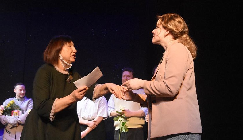 Детский омбудсмен Ольга Коробова посетила премьеру спектакля, посвященного ученым-конструкторам и космонавтам