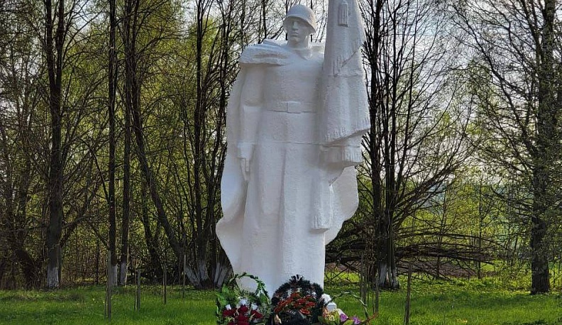 В Калужской области особое внимание уделяется благоустройству мемориалов