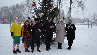 В Барятинском округе зажгли огни на главной новогодней елке