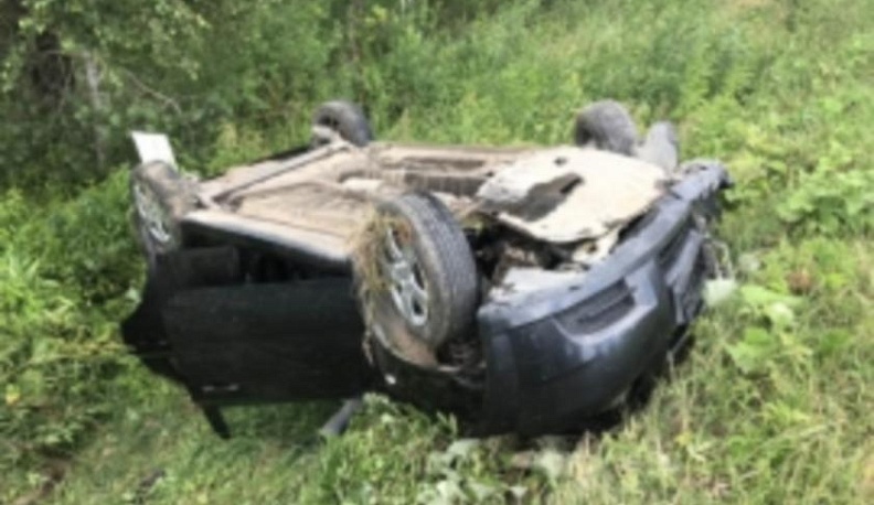 Иномарка перевернулась после ДТП в Людинове