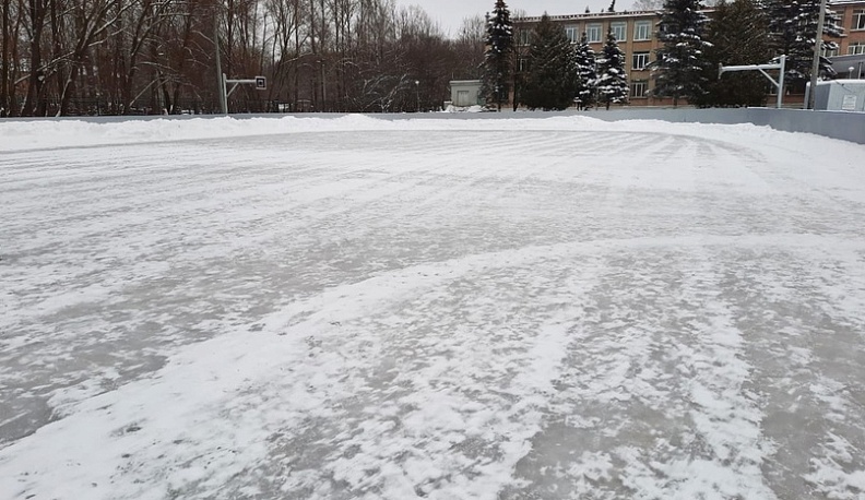 К концу января в Калуге зальют катки