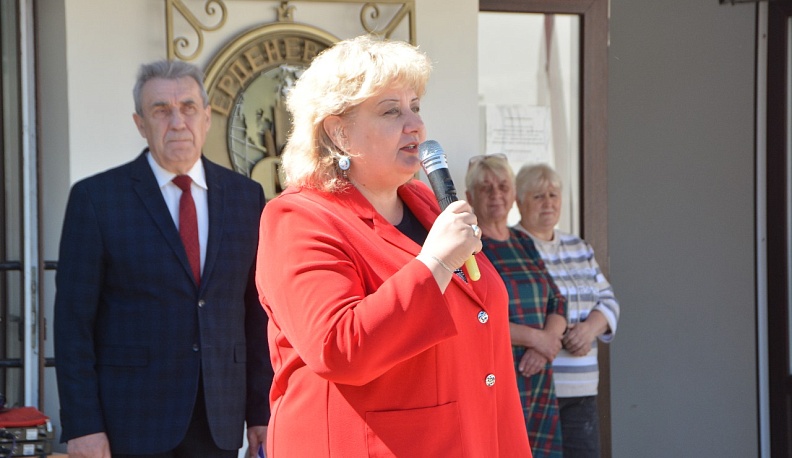 Для 38 выпускников Ерденевской школы прозвучал последний звонок