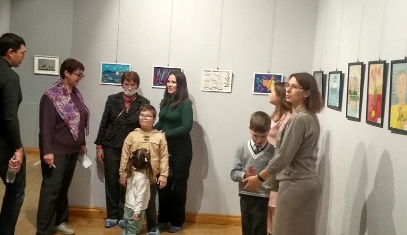 В Калуге открылась выставка работ детей с ментальными особенностями