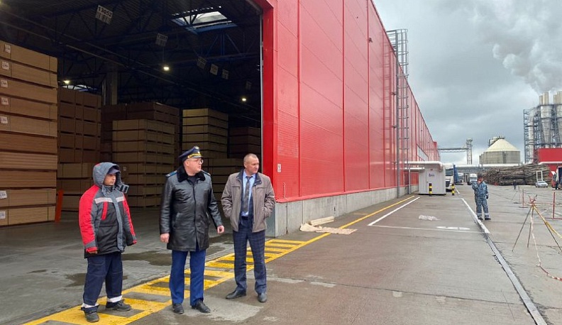 В Людинове погрузчик сбил двух сотрудниц местного предприятия