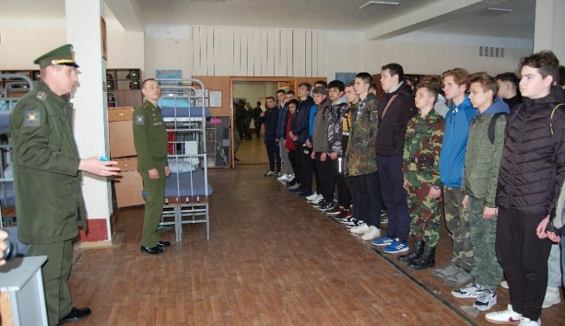 В Жуковском районе прошли военные сборы для школьников