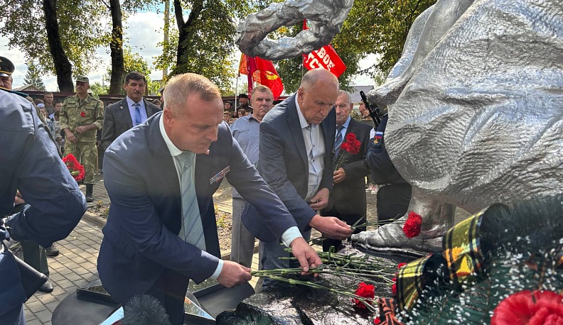 В людиновском селе зажгли Вечный огонь