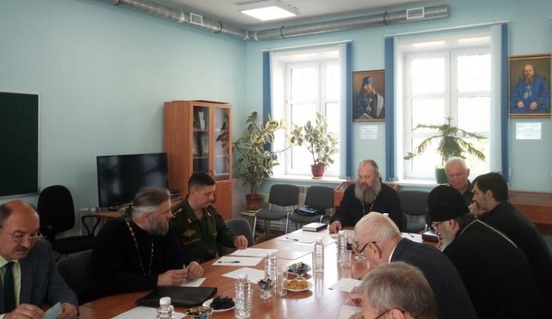 В Калуге обсудили вопросы духовно-нравственного воспитания молодежи