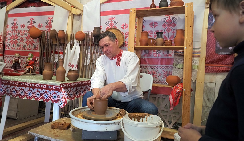 Пели, плясали, весну зазывали