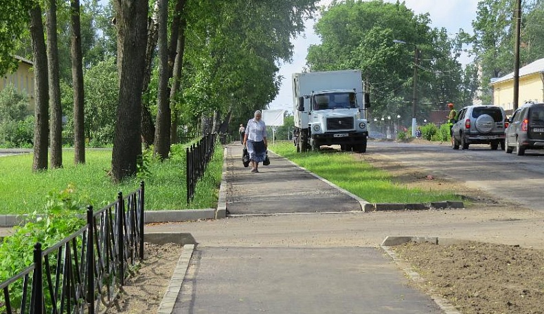 В Кирове завершили благоустройство пешеходной зоны на улице Карла Маркса