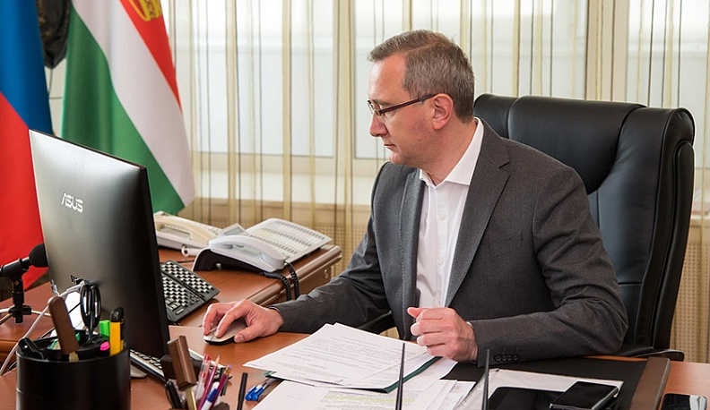 Калужские медики, работающие с больными COVID-19, апрельские надбавки и аванс за май получили в полном объеме