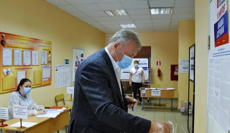 Александр Терещенко проголосовал по поправкам в Конституцию