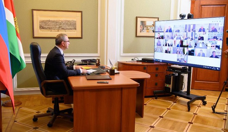 Владислав Шапша потребовал вывести поддержку НКО на новый уровень  