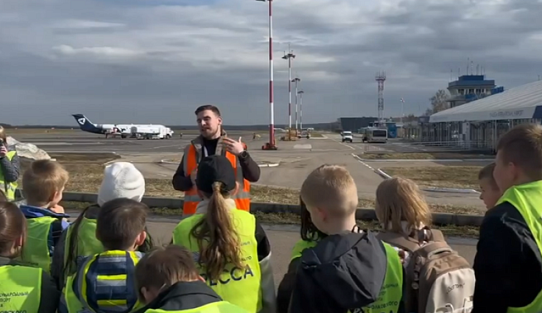В Калужском аэропорту стартовал сезон экскурсий для школьников