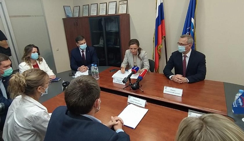 Анна Кузнецова и Владислав Шапша открыли калужский Штаб общественной поддержки