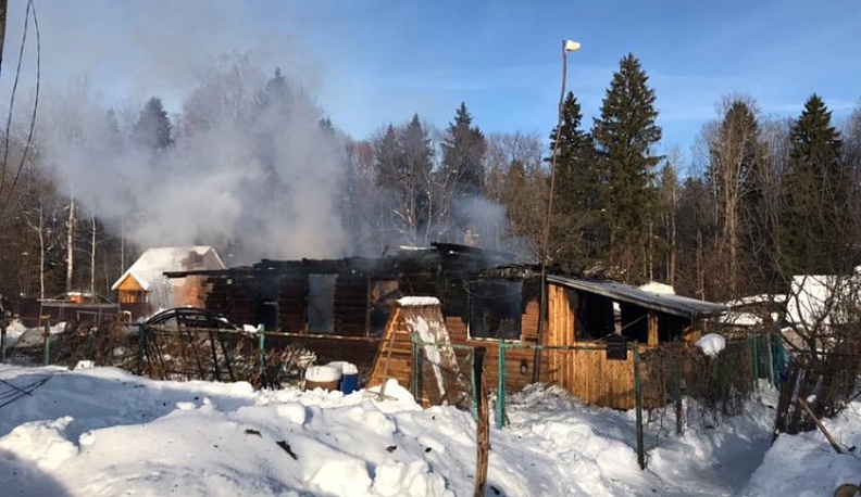 В Жуковском районе при пожаре в частном доме погиб мужчина