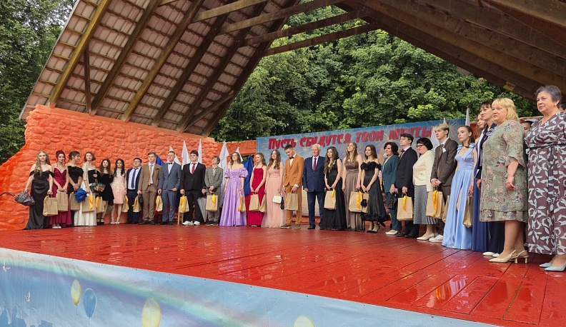 В Сухиничском районе прошел выпускной бал