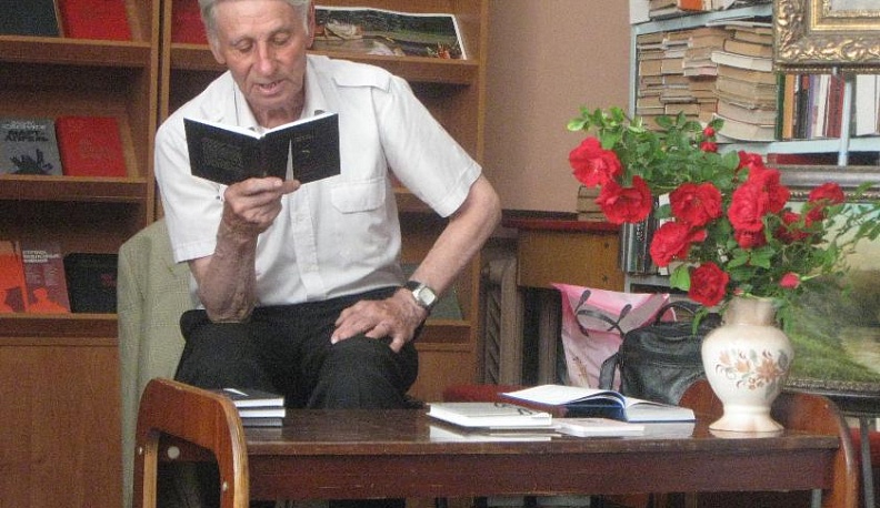 «До зари всё сеет, сеет небо звёзды на поля…»