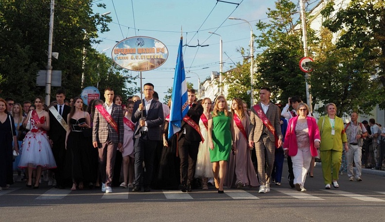 4 214  выпускников школ Калужской области получили аттестаты