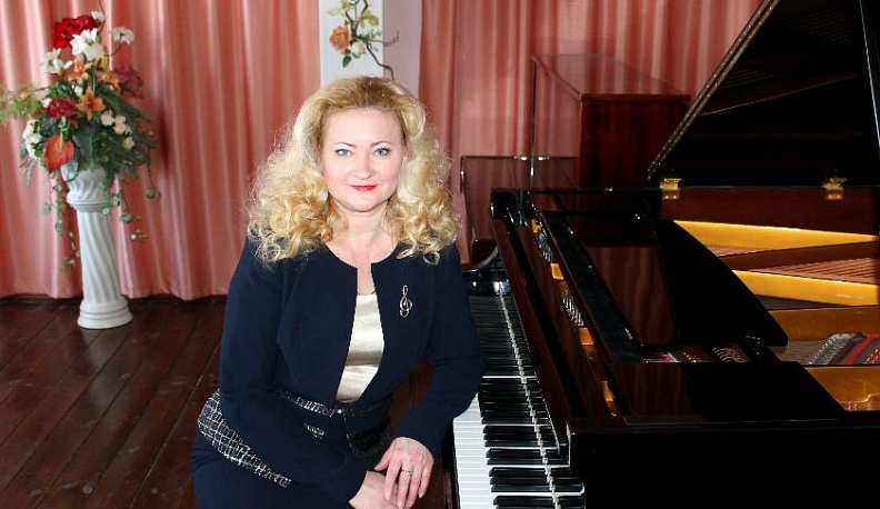 Женщина, от которой исходит свет