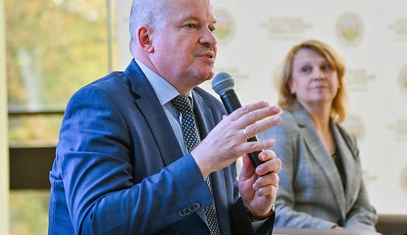 Калужских студентов призвали идти работать в школы