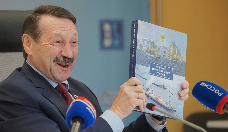 Геннадий Скляр принял участие в акции регионального отделения Союза журналистов России «Книги детям Донбасса» 