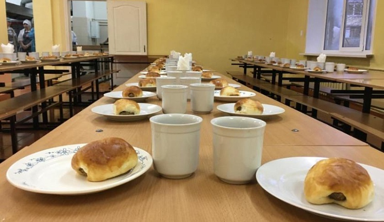 С 1 сентября завтраки во всех школах Калужской области будут бесплатными
