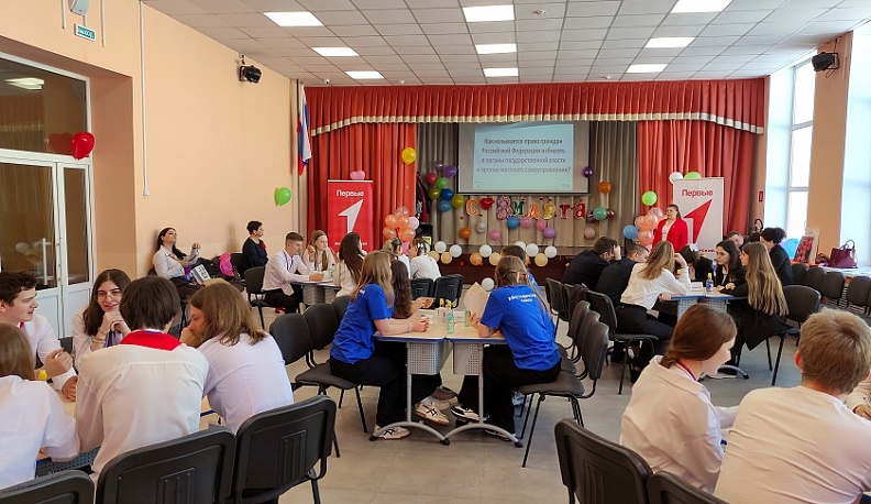 В Жиздре состоялся межрайонный этап интеллектуального марафона «Выборы – дело молодых!»