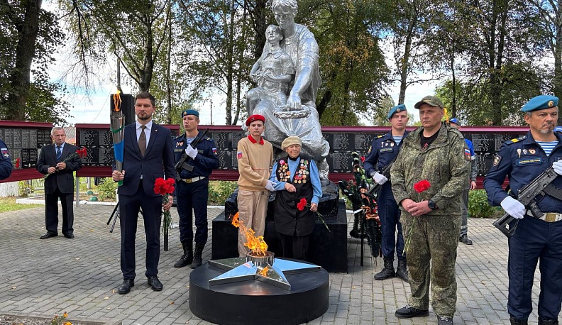 В людиновском селе зажгли Вечный огонь