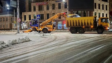 В Калуге продолжаются работы по уборке снега