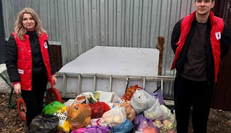 Школьники Ферзиковского округа поддержали обитателей центра «Феникс»