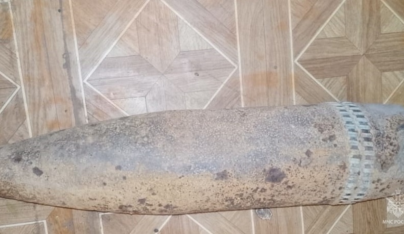 В Жиздре обнаружили неразорвавшийся артиллерийский снаряд